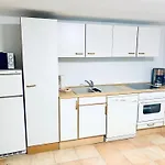 Deutsche Ostseevilla - Grosse Villa Mit Sauna, Spielplatz, Pkw-Stellplaetze, Grosser Garten