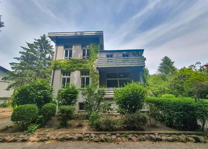 Deutsche Ostseevilla - Grosse Villa Mit Sauna, Spielplatz, Pkw-Stellplaetze, Grosser Garten