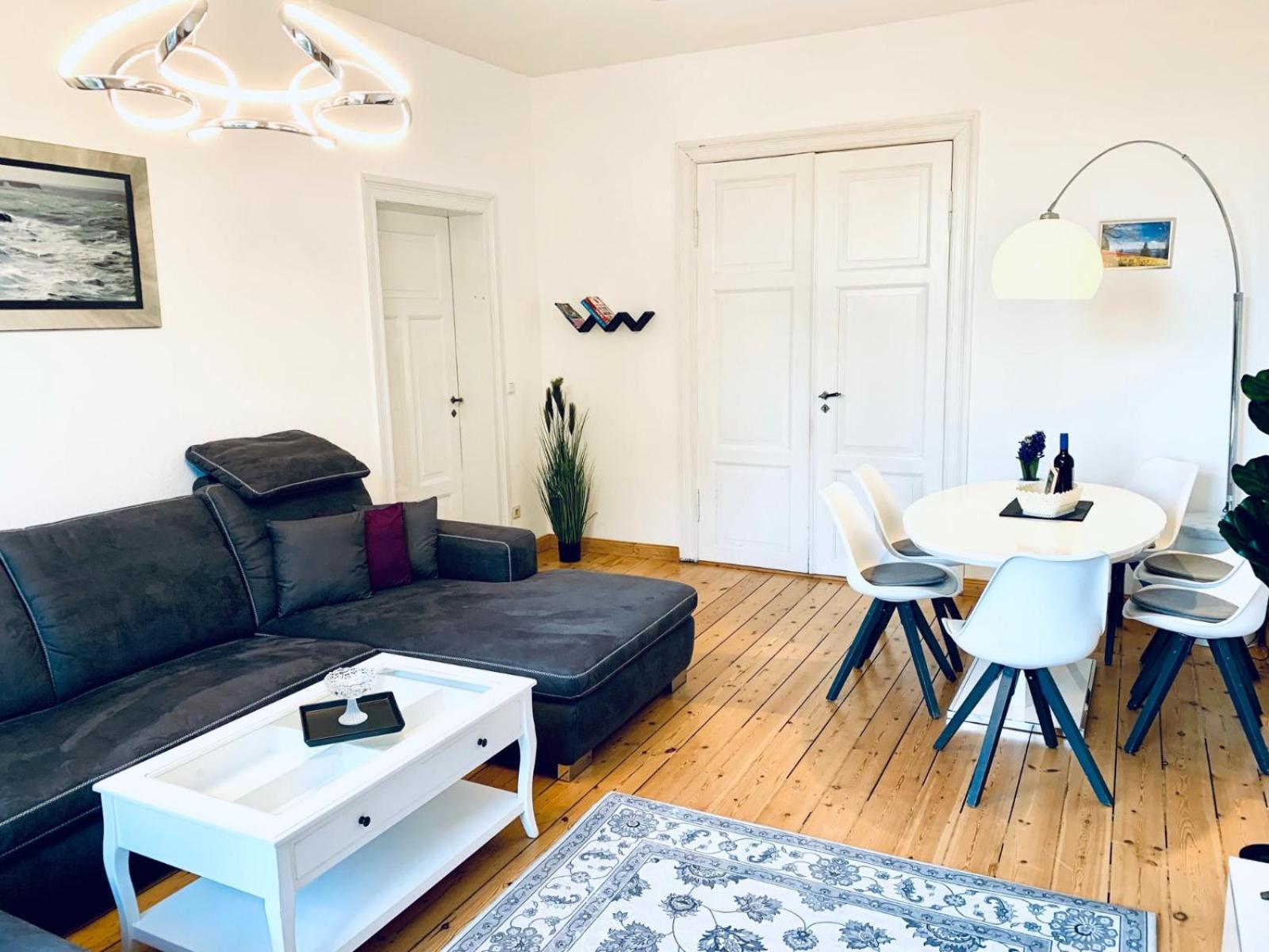 Ferienhaus Deutsche Ostseevilla - Grosse Mit Sauna, Spielplatz, Pkw-stellplaetze, Grosser Garten