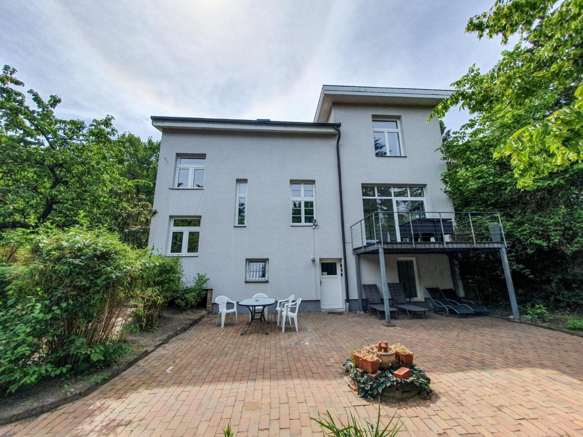 Ferienhaus Deutsche Ostseevilla - Grosse Mit Sauna, Spielplatz, Pkw-stellplaetze, Grosser Garten Rostock