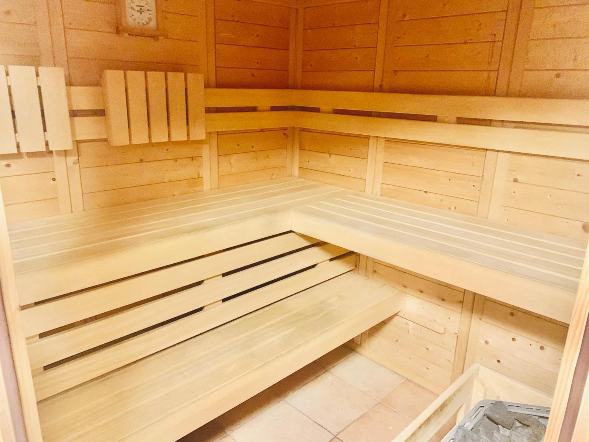 Deutsche Ostseevilla - Grosse Mit Sauna, Spielplatz, Pkw-stellplaetze, Grosser Garten Ferienhaus *